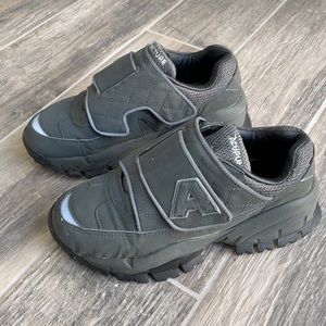 Chunky Acupunture Sneakers marked size 5 but I think it’s more of a 6